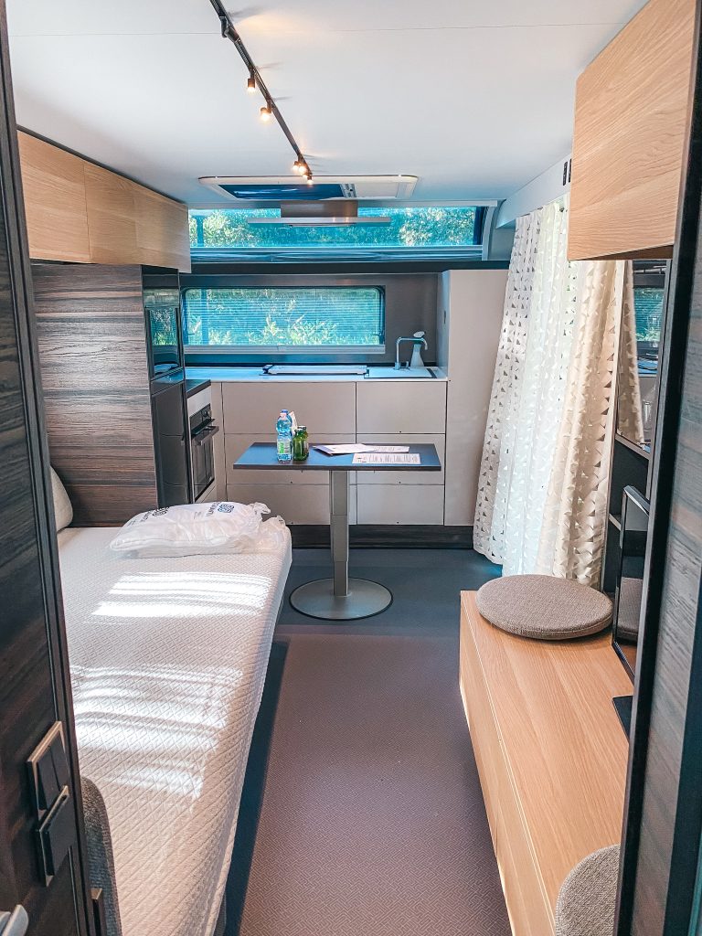 Club del sole: dormire in un luxury caravan a Stella del Mare 